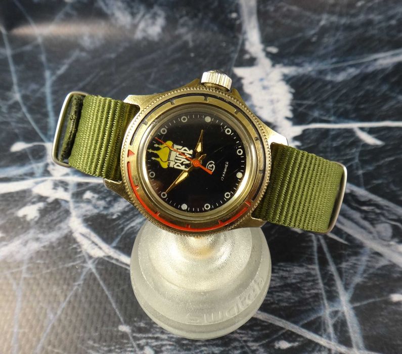 Часы ВОСТОК   механические 17 камней обслужены точны ход