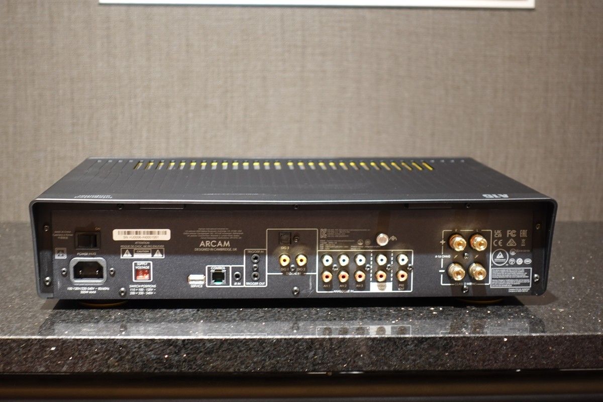 Arcam Radia A15 - Wzmacniacz zintegrowany Outlet - Jak nowy!