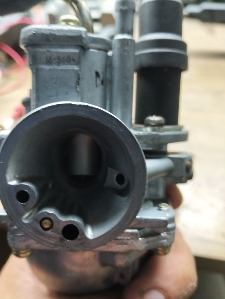 Carburador mikuni 16