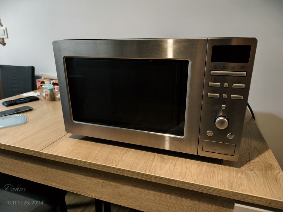 Kuchenka mikrofalowa LG MC-8083KLR wielofunkcyjna