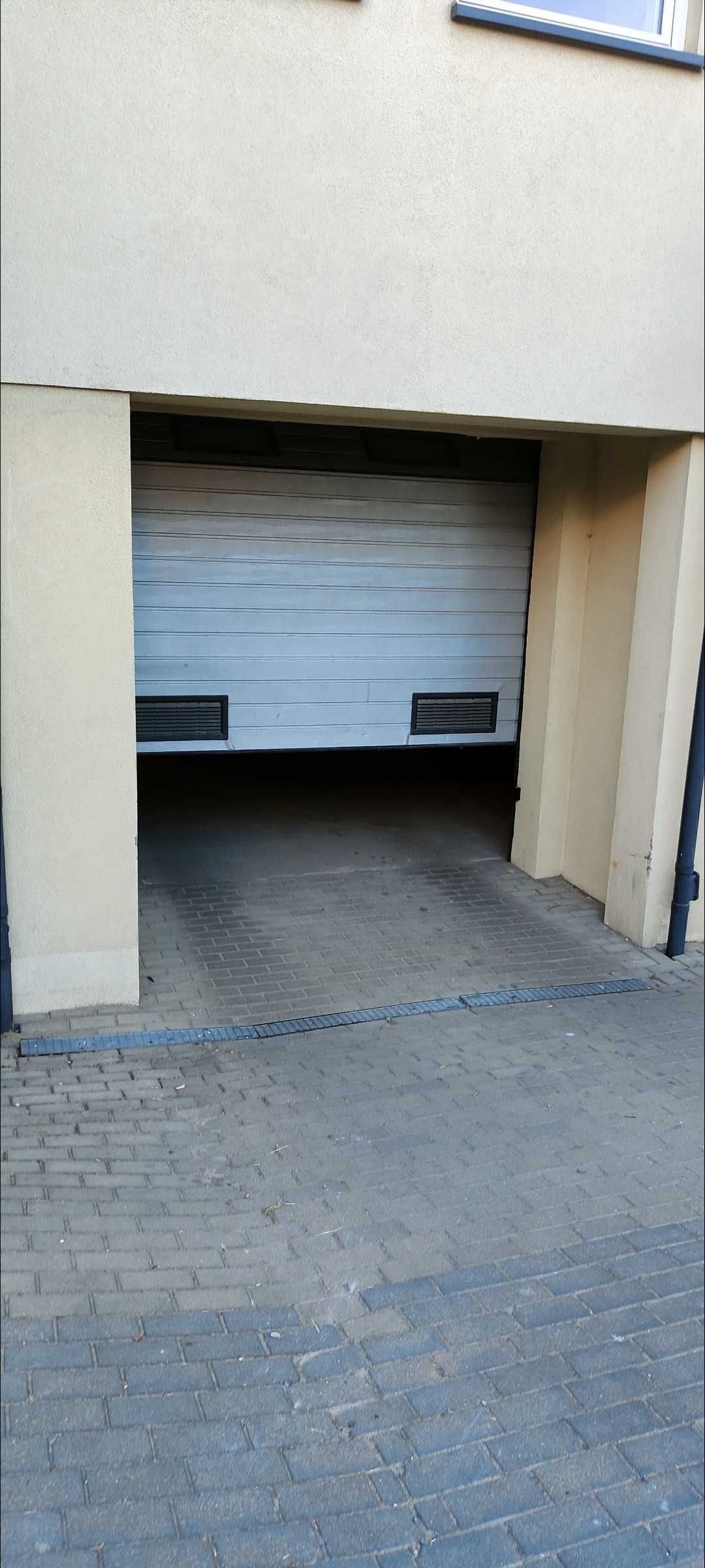 Miejsce garażowe. Modrzewskiego 28/30. Piotrków Trybunalski