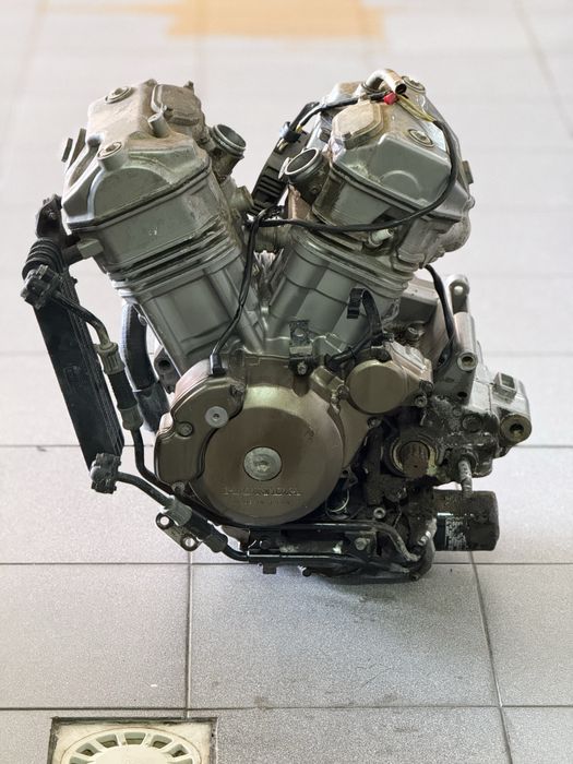 Motor Africa Twin XRV 750 RD04