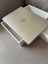 Laptop MacBook Air 13,6 " Apple M2 16 GB / 256 GB złoty+ etui+ GW