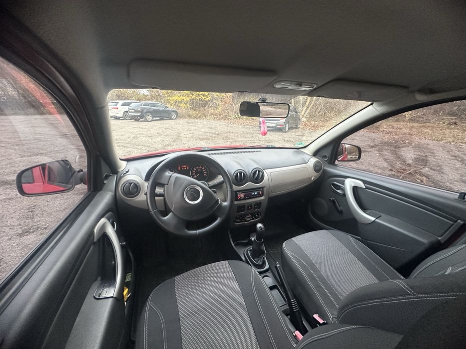 Dacia Sandero 1.4 , 2009 рік