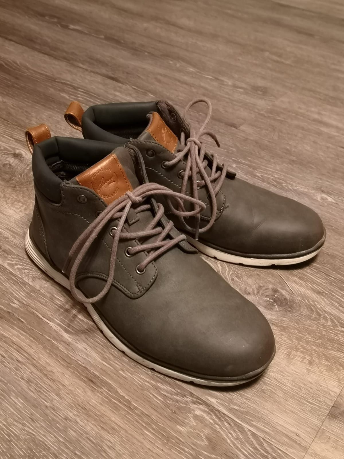 Buty sneakersy męskie wysokie rozm. 40, kolor szary, w dobry stan