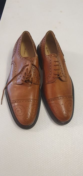 Sapatos em pele feito a mão