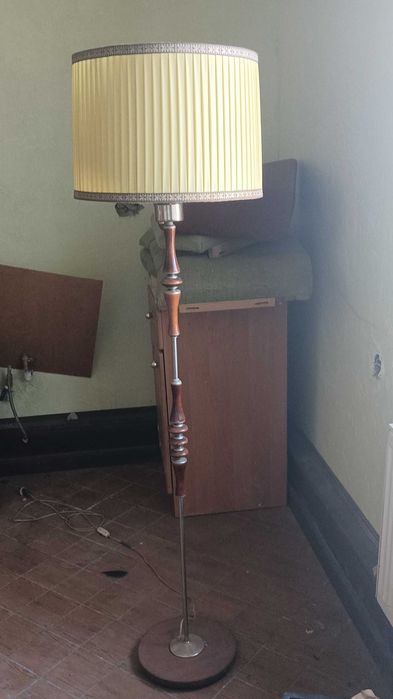 Продам торшер в гарному стані