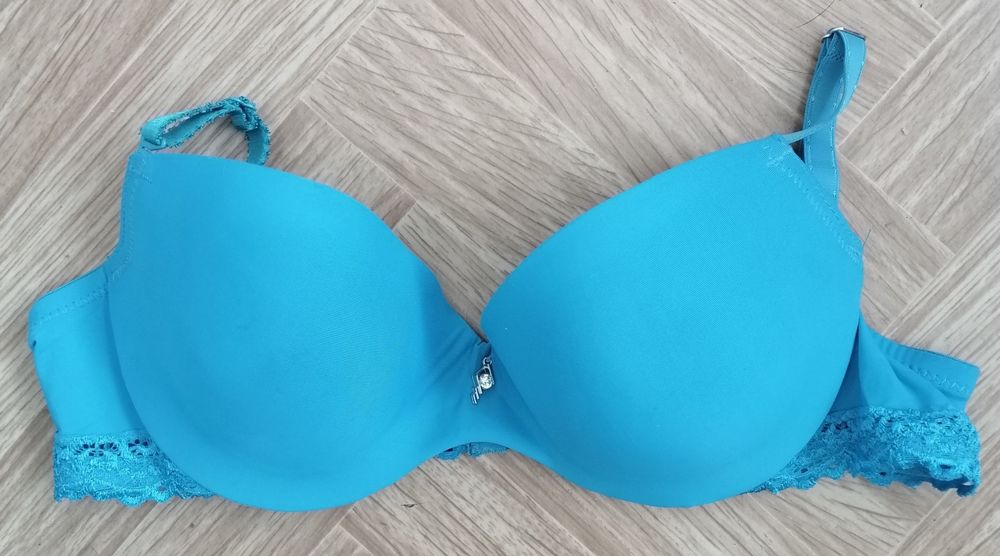 Бюстгальтер. Жіноча білизна. Стан нових. Розпродаж.
