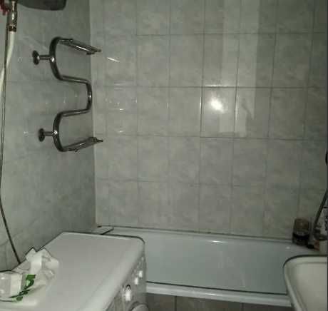 +Продам 1 ком. квартиру на Набережной  12500 дол.