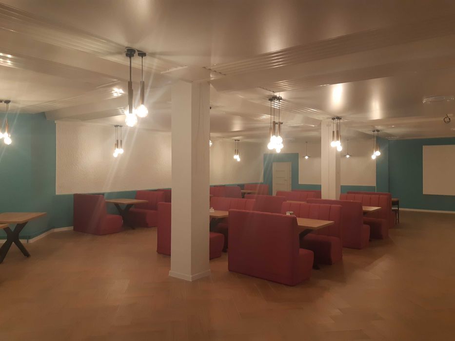 Продаєм: дивани - 14 шт, 5000 грн/один; столи - 7 шт, 3500 грн/один ;