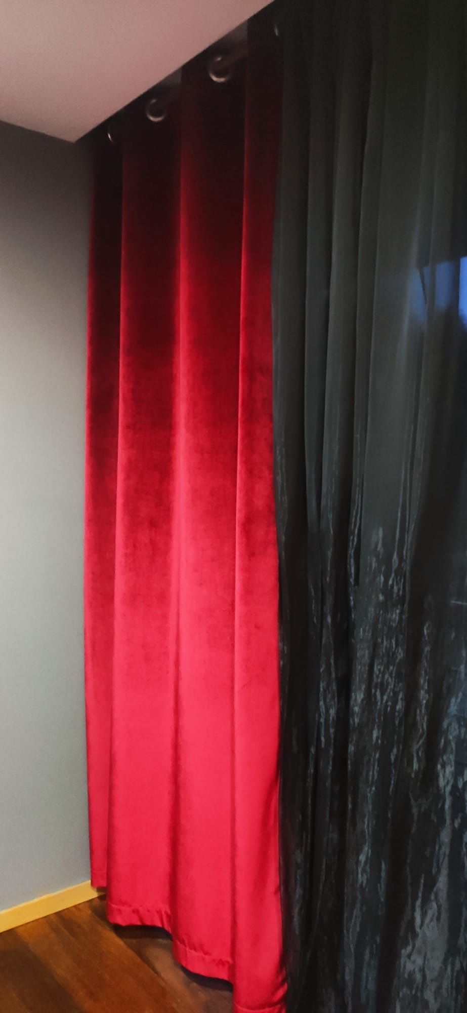 Cortinados Black Out vermelho veludo