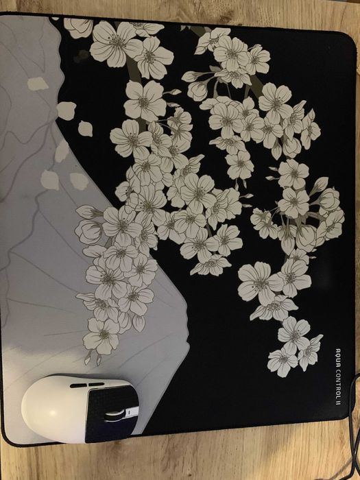 Myszka VXE R1 + podkladka aqua-control