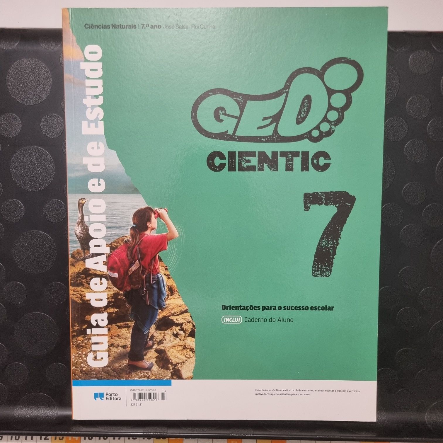 Vendo Caderno de atividades de Ciências