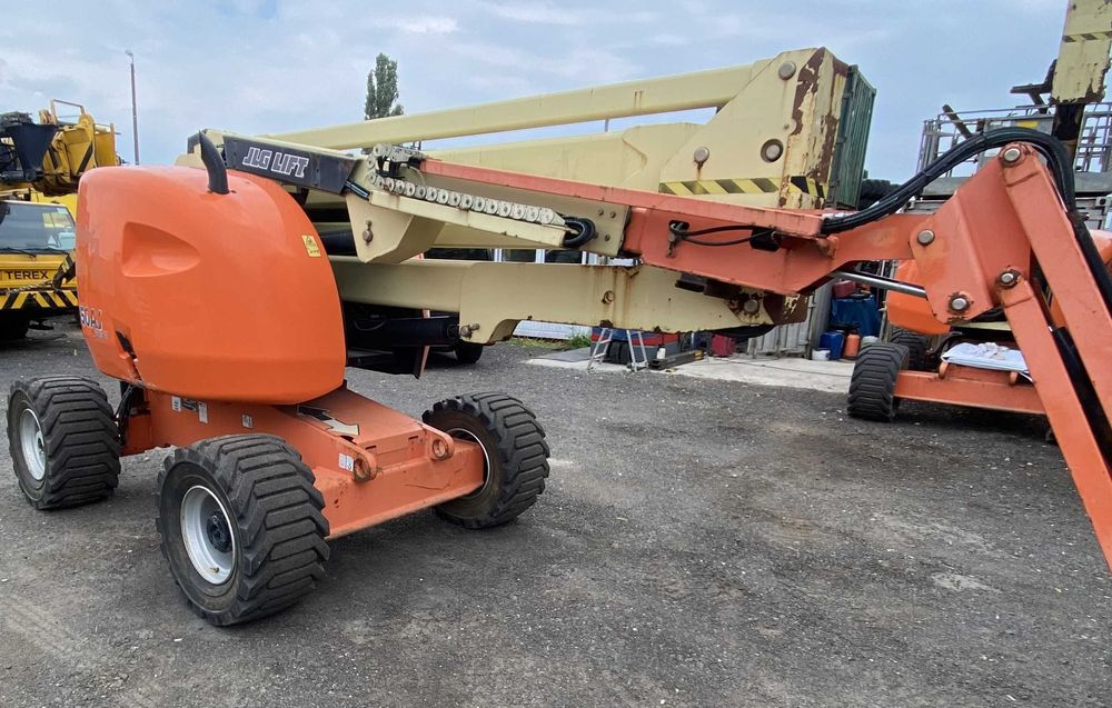 Podnośnik koszowy przegubowo teleskopowy zwyżka JLG 450AJ / 16M /2012r