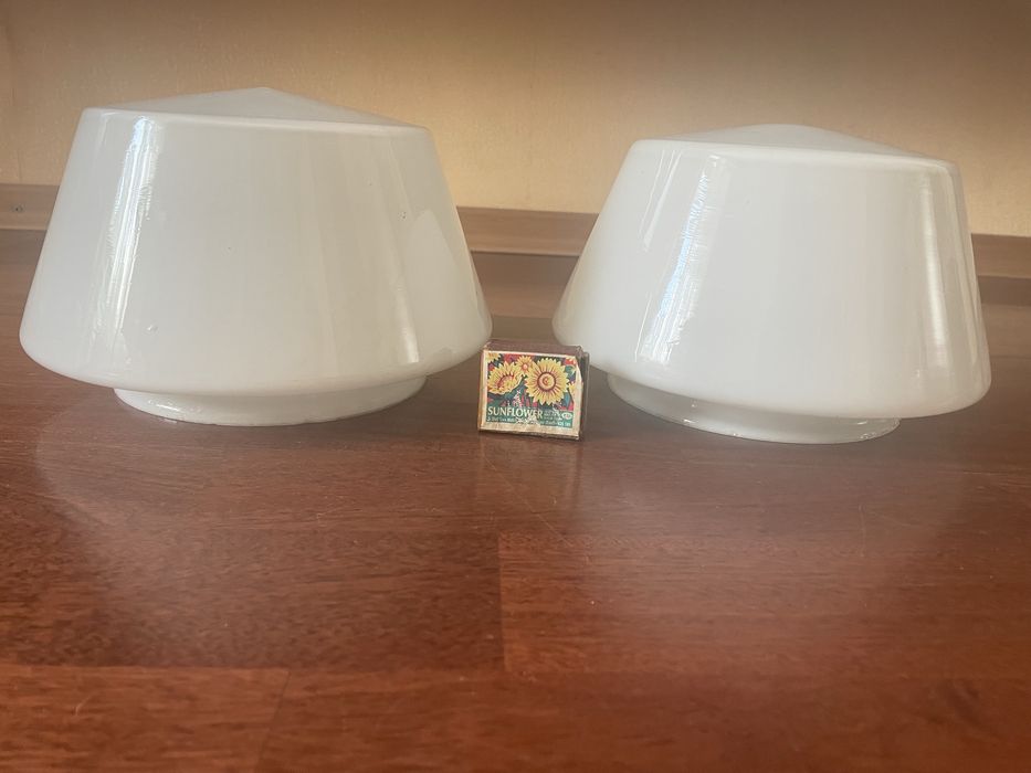 Плафон белый для светилтника  высота 12,5 см диаметр ободка 15 см