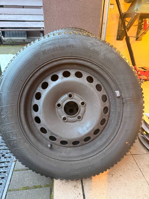 Koła zimowe 195/65 R15, 5x110 z kołpakami