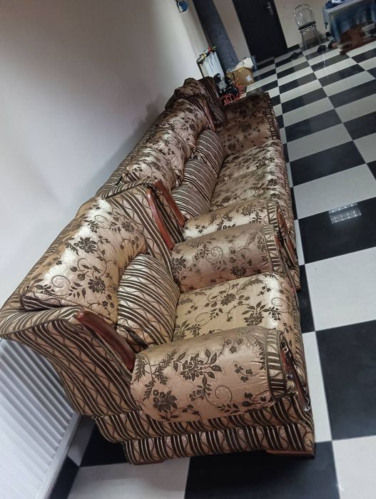 Продам Диван і два крісла в ідеальному стані продаж з рук в руки