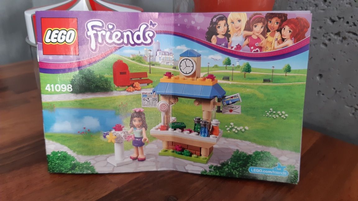 LEGO® 41098 Friends - Turystyczny kiosk Emmy