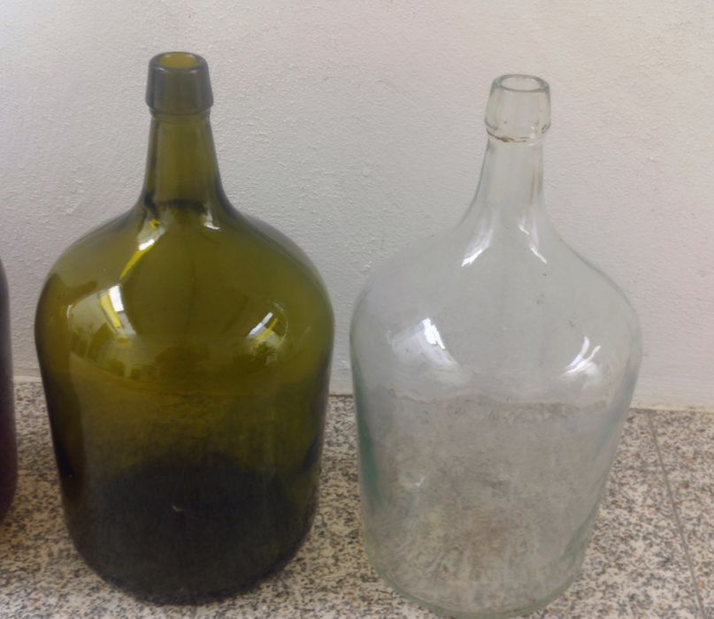 Garrafões vidro (5litros) diversas cores.