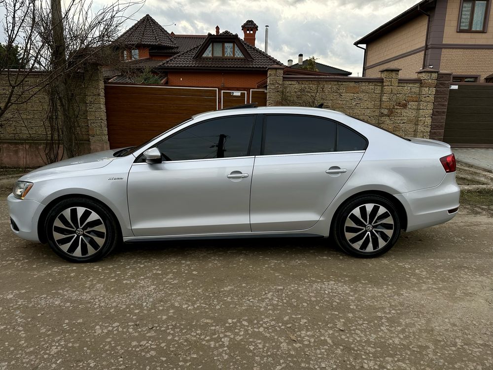 Volkswagen Jetta Hybrid