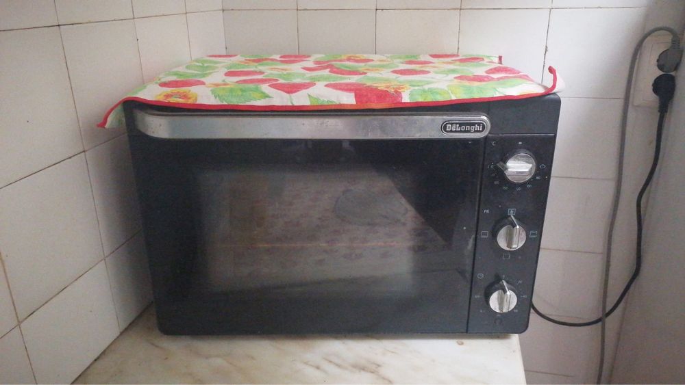 Forno elétrico em perfeito estado