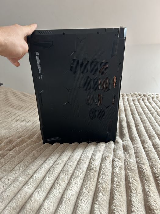 Laptop MSI 17 cali i7-3620 rtx 4060 16gb ram 1 TB Jak nowy