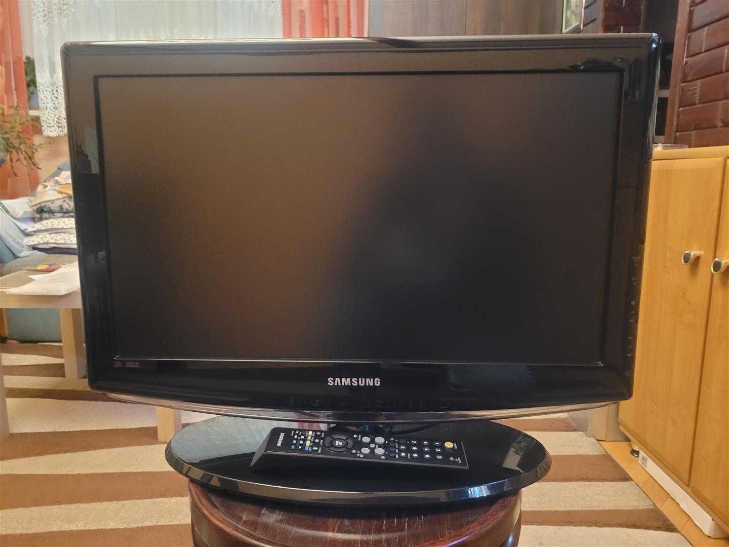 Telewizor Samsung 23 Cale LCD - TV, Sprawny, Pilot, HDMI, HD, PC, VGA