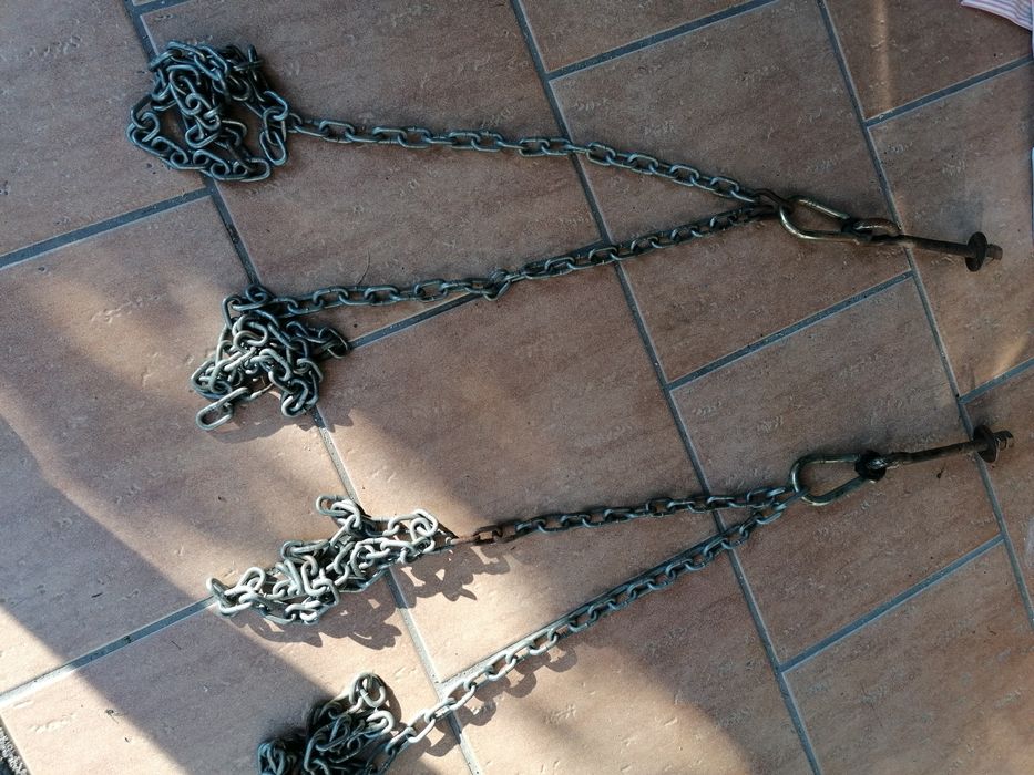 Komplet uchwytów z łańcuchami do bujaczek ogrodowej