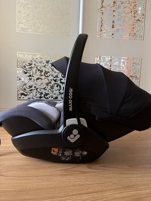 Автолюлька Maxi Cosi 0-12міс. З базою в комплекті. Isofix
