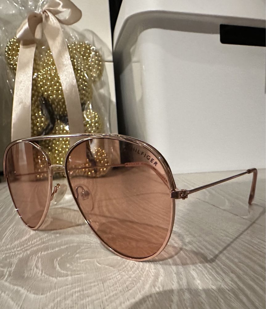 Okulary przeciwsloneczne rosegold aviator Tommy Hilfiger Vogue Hadid