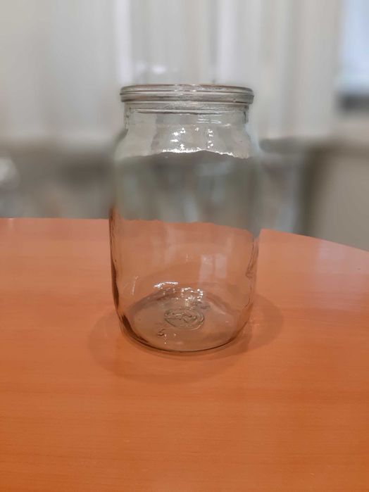 Продам банки 3, 1 л.
