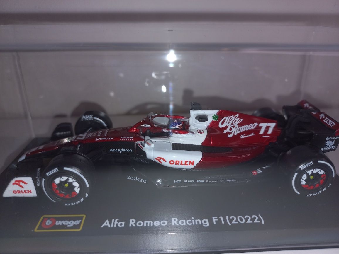 Bburago bolid F1 Alfa Romeo C42,Orlen, V.Bottas, (2022), skala 1:43