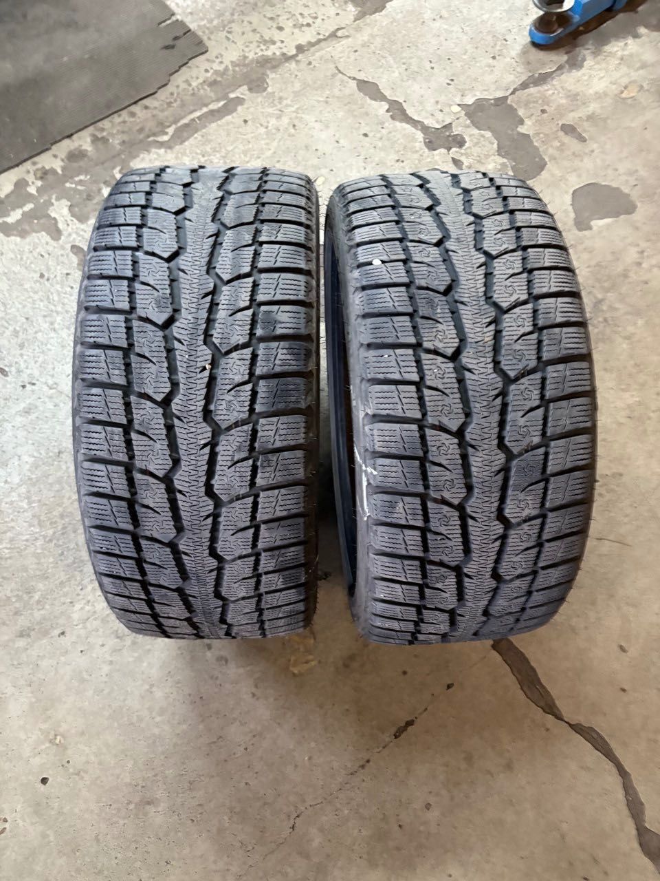 Opony zimowe TOYO Observe GSi-6 HP 255/40 R19