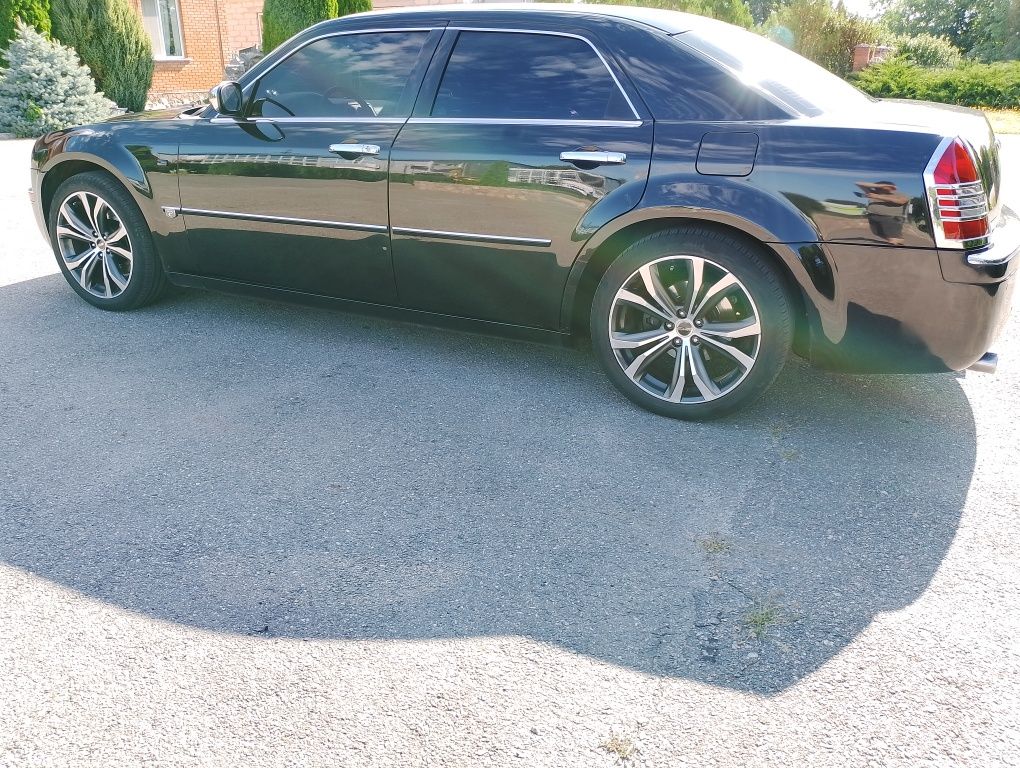 Продам Chrysler 300С