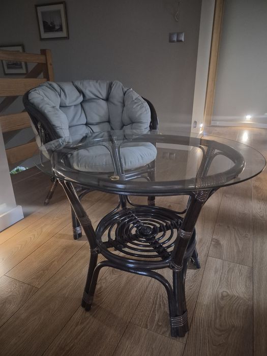 Komplet ratanowe stolik i dwa krzesła