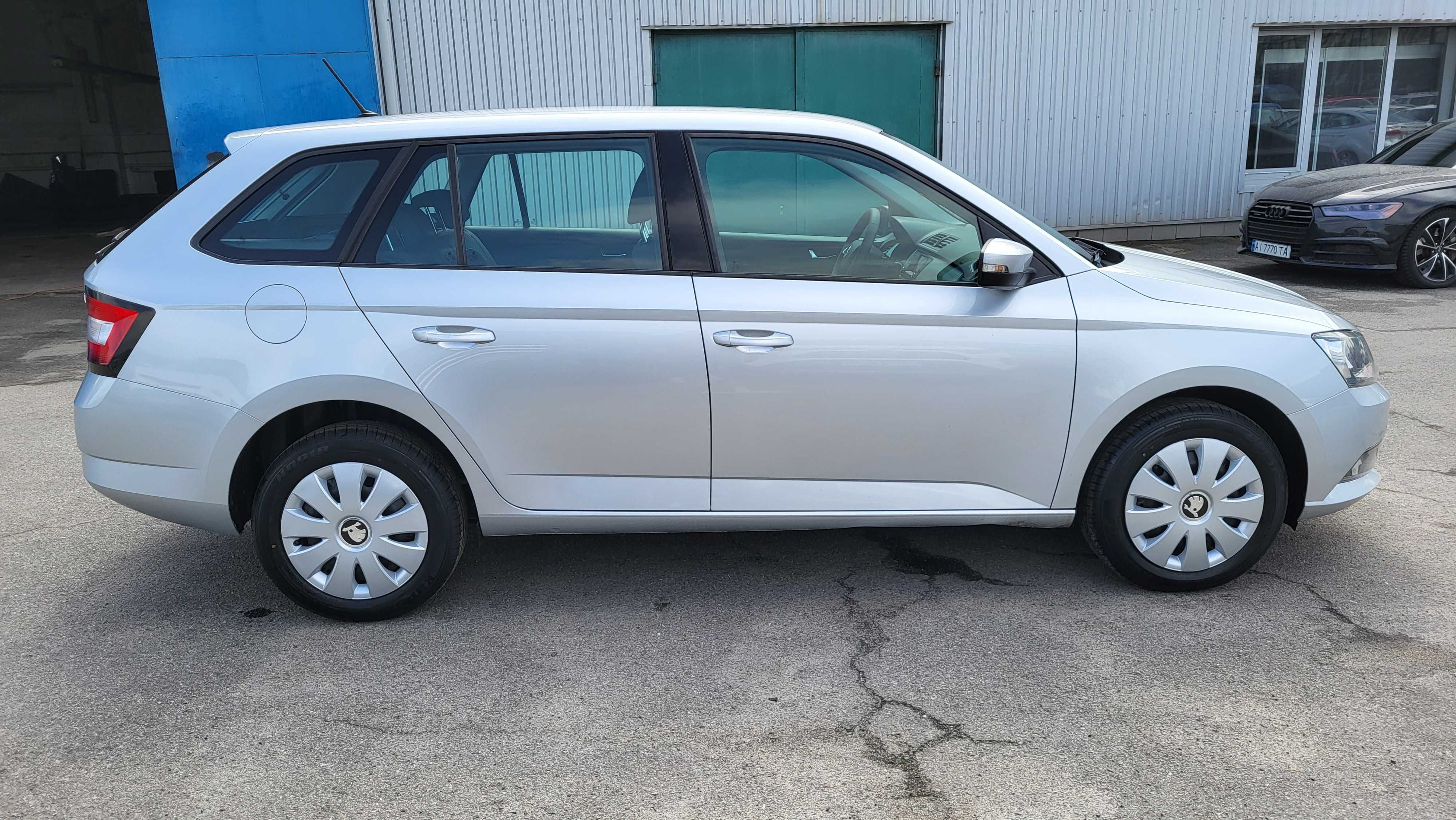 Авто Skoda Fabia Combi 2017 1.0