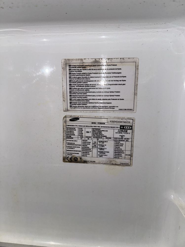 Frigorífico Samsung RT2BSKSW em ótimo estado – entrega possível