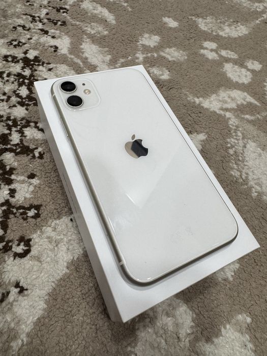 iPhone 11 white (128 gb)