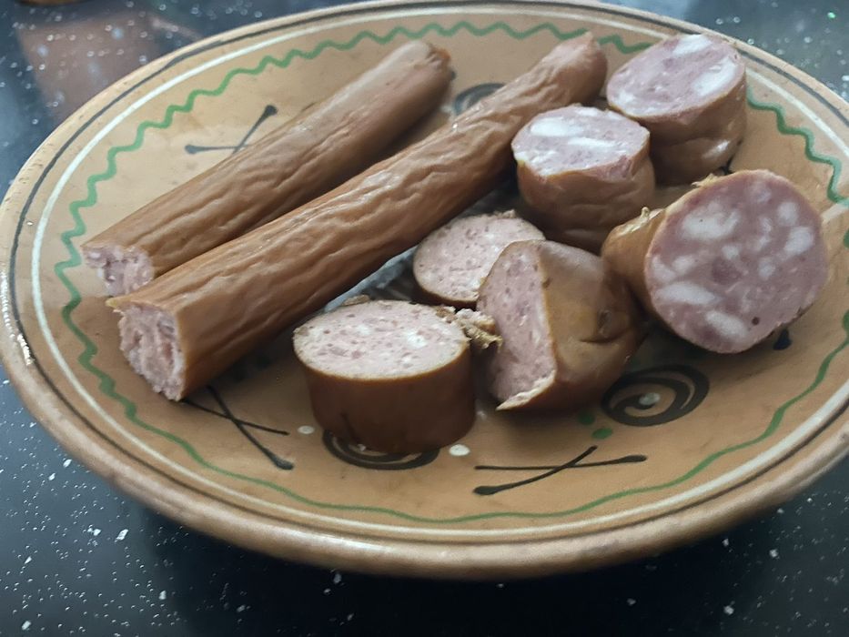 Продам домашню ковбасу, сосиски, мисливські ковбаски власного копчення