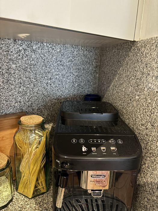 Máquina de Café Automática De’Longhi Magnifica Evo | Excelente estado