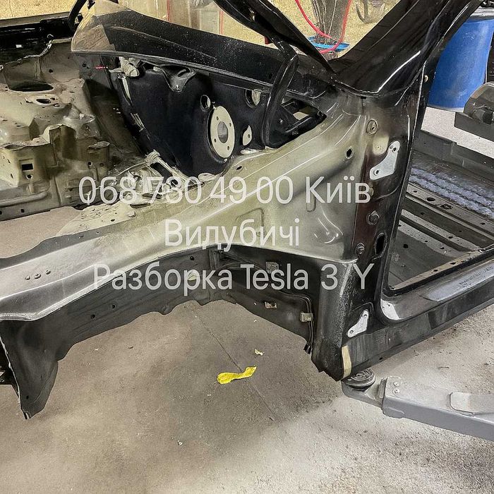Передня ліва четверть Tesla Model Y 20-25 Разборка Киев