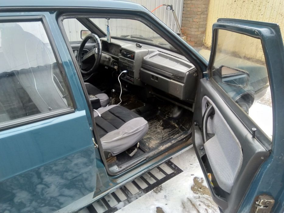 Ваз 2199 на повному ходу