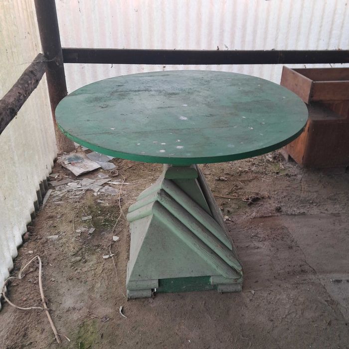 stół stolik okrągły stary taras ogród nietuzinkowy unikat