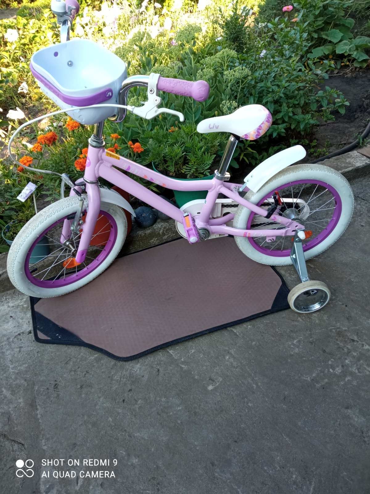 Продам детский велосипед и децкое авто кресло.