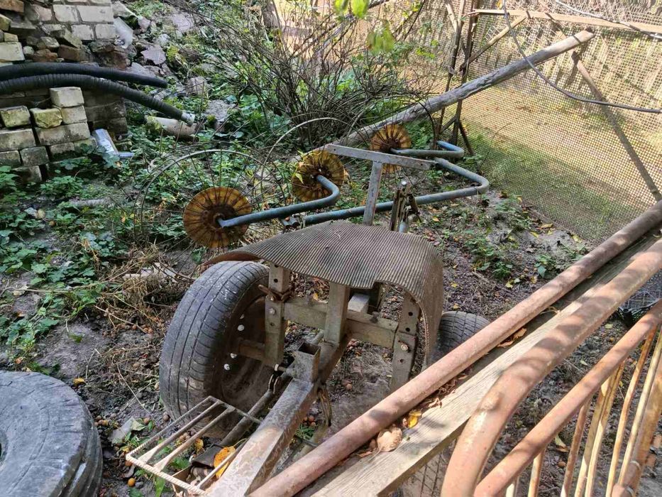 Продам прицеп и сеноворошилку до мотолока