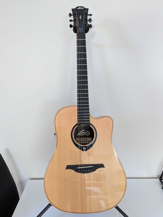 Gitara elektroakustyczna LAG THV30DCE ze smart systemem HyVibe