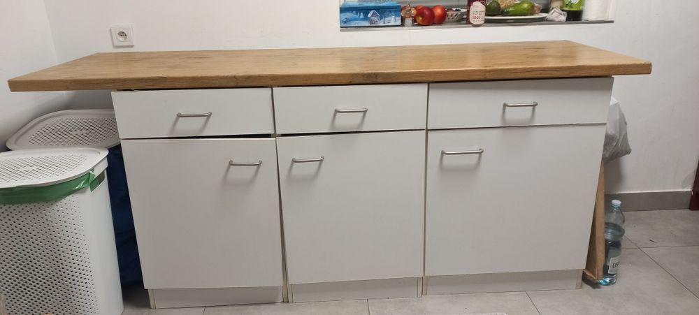 Za darmo: Szafki kuchenne białe, z blatem