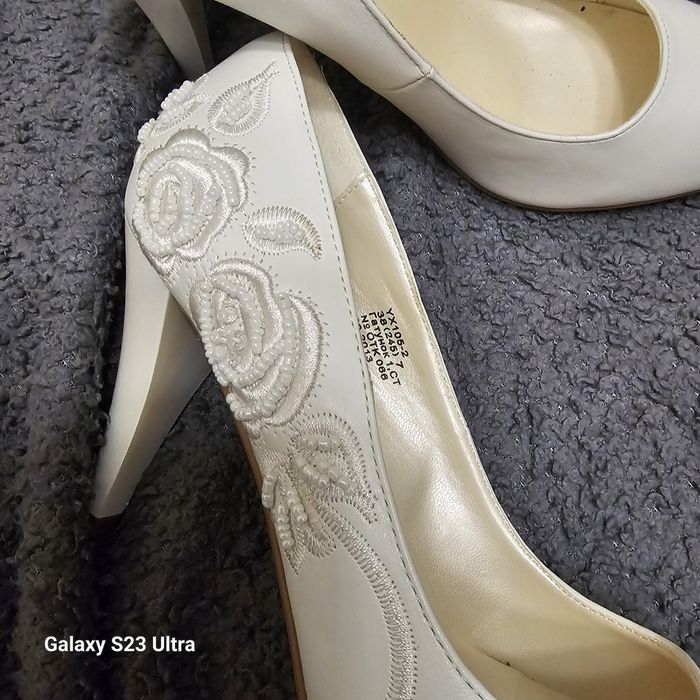 Свадебные туфли.