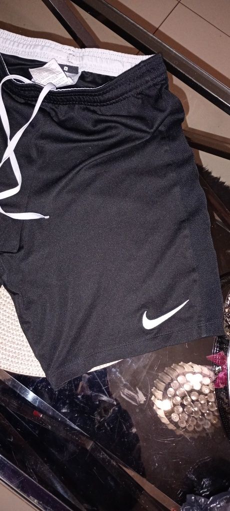 Spodenki szorty męskie jak nowe Nike rozmiar S.
