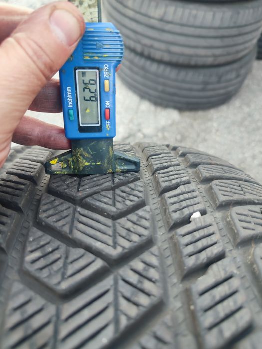 Dwie opony Pirelli Scorpion Winter 275/45/21 107V